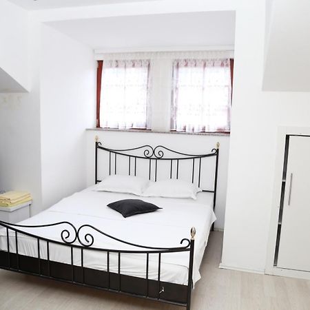 Hotel Venisi Призрен Экстерьер фото