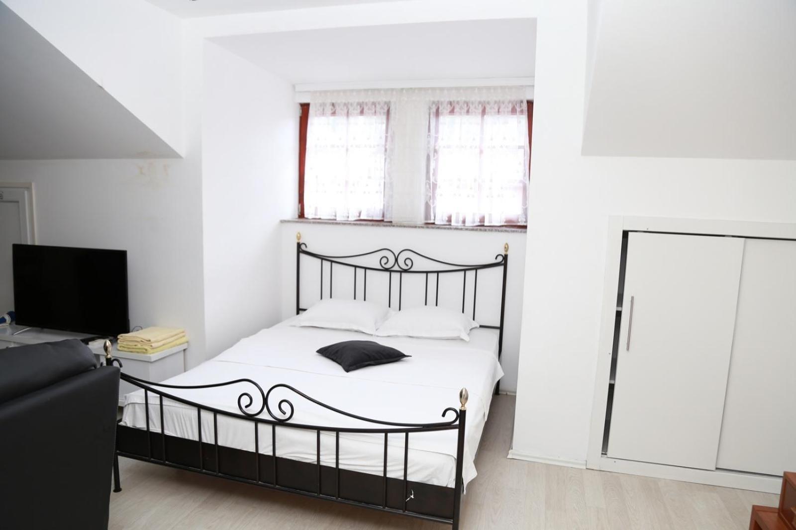Hotel Venisi Призрен Экстерьер фото