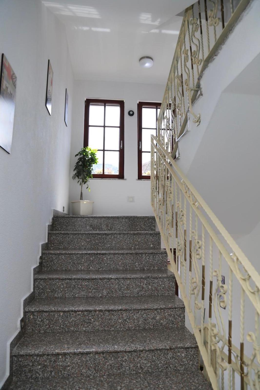 Hotel Venisi Призрен Экстерьер фото